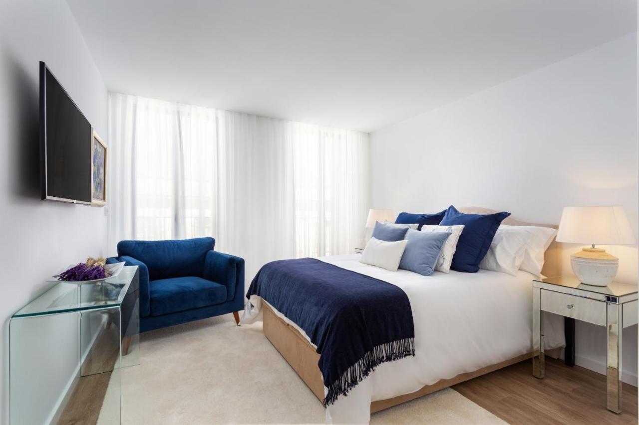 Stupendo-three Rooms-suite With Terrace -center -air Conditioning
