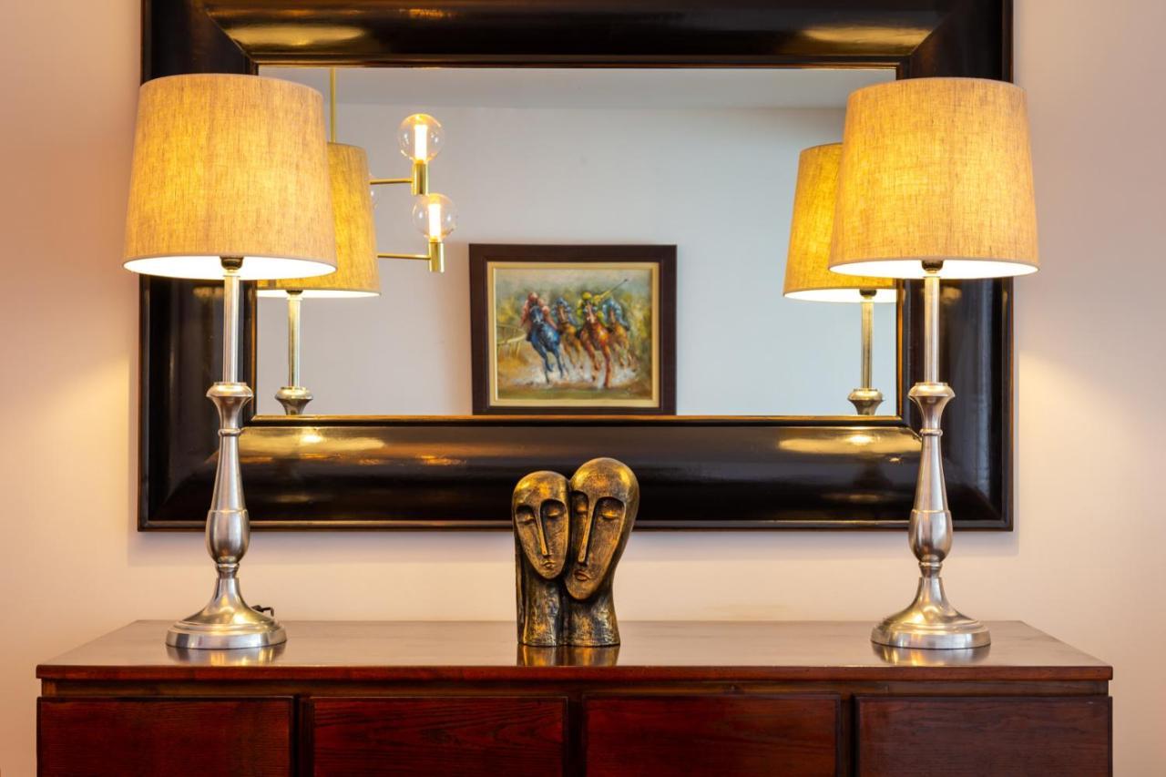 Lejlighed Stupendo-three Rooms-suite With Terrace -center -air Conditioning-free Park *
