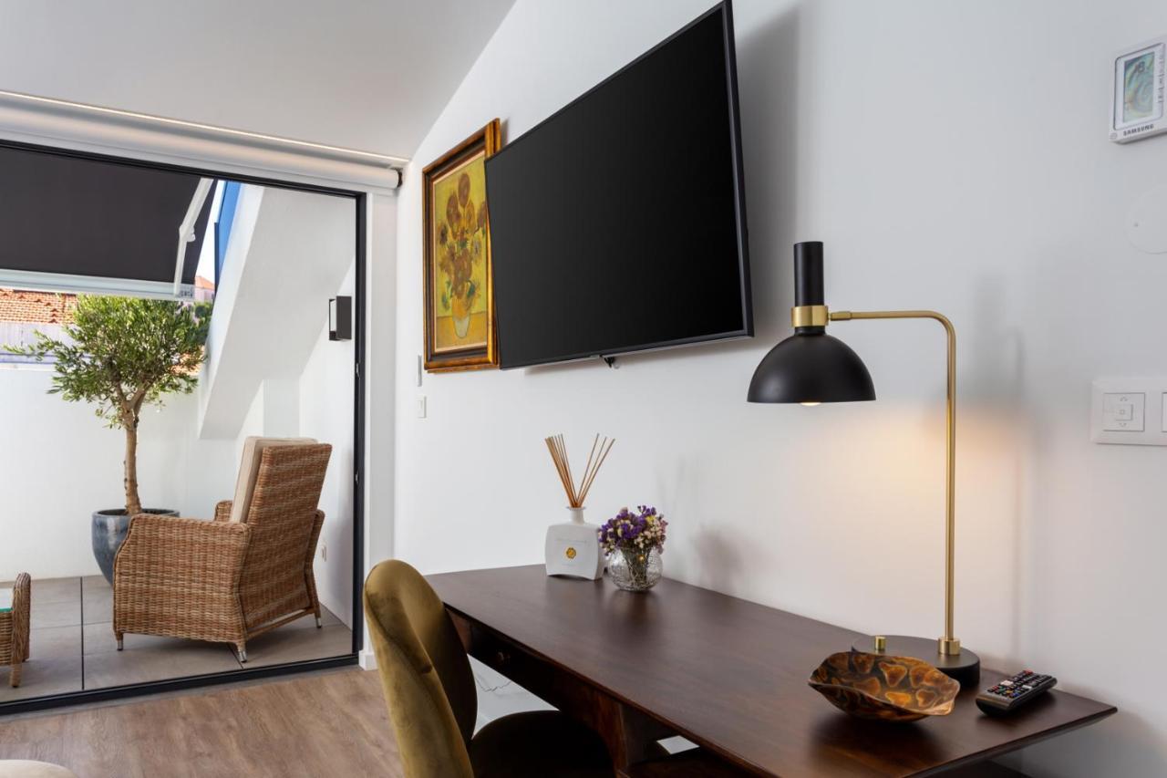 Lejlighed Stupendo-three Rooms-suite With Terrace -center -air Conditioning-free Park *