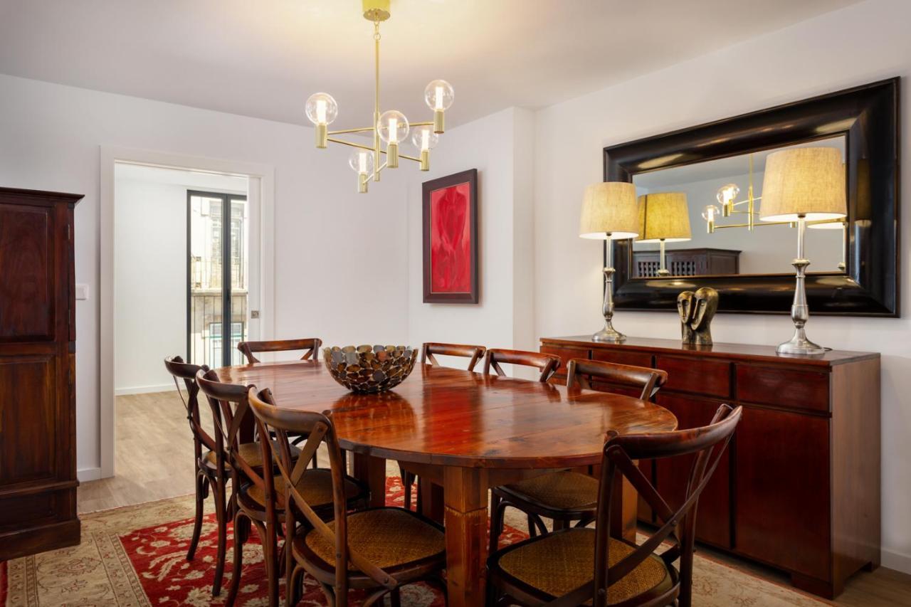 Stupendo-three Rooms-suite With Terrace -center -air Conditioning *