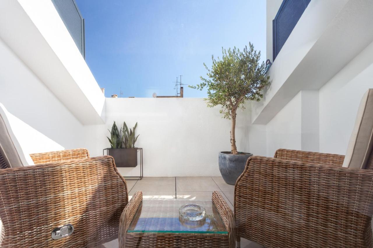 Stupendo-three Rooms-suite With Terrace -center -air Conditioning