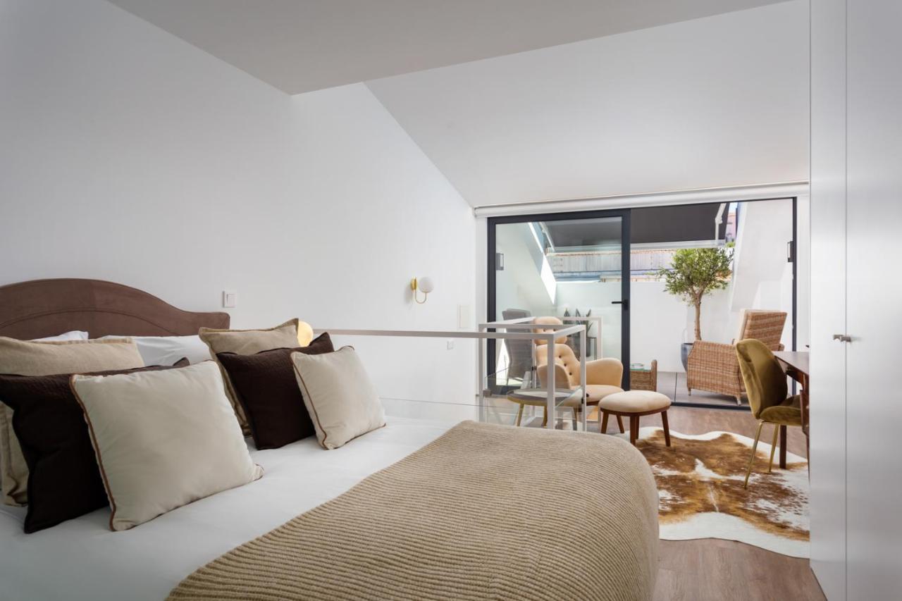 Stupendo-three Rooms-suite With Terrace -center -air Conditioning
